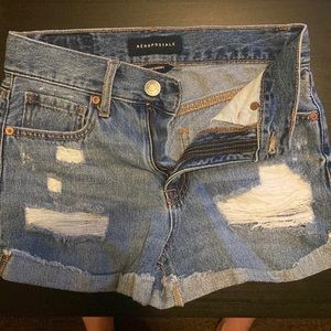 Aeropostale Mom Shorts Size 00 lightly worn great condition